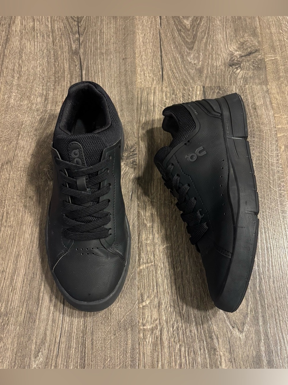 On Cloud On Running The Roger Advantage Womens All-Black Low-Top Sneakers Sz 6.5